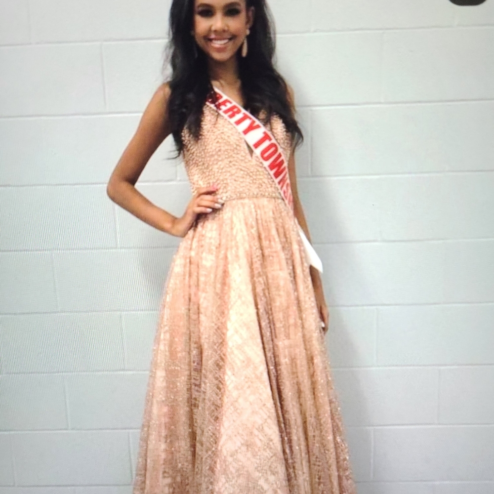 Prom/ pageant dress